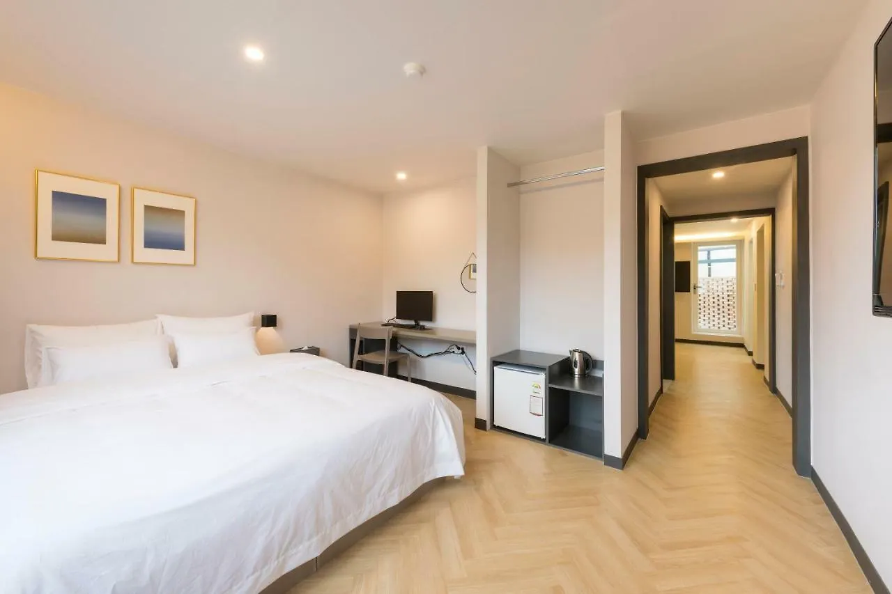 No. 25 Hotel Yongho Busan