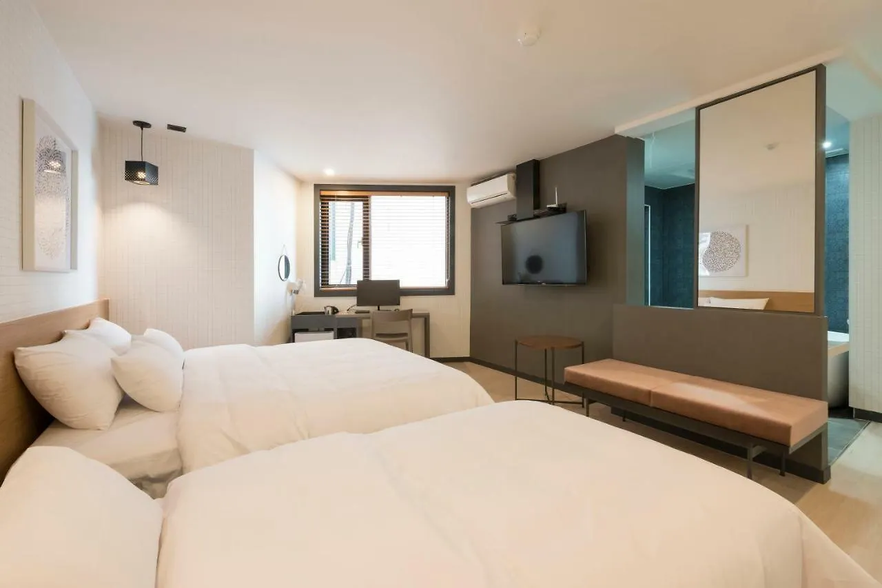 **  No. 25 Hotel Yongho Busan South Korea