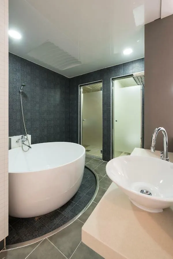 No. 25 Hotel Yongho Busan