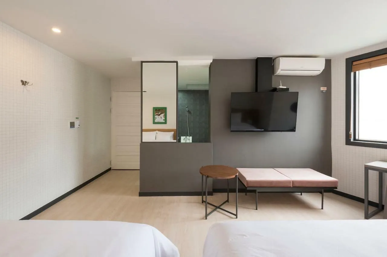 No. 25 Hotel Yongho Busan 2*,