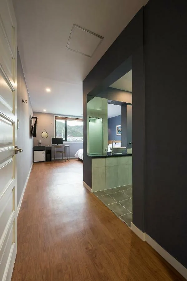 **  No. 25 Hotel Yongho Busan South Korea