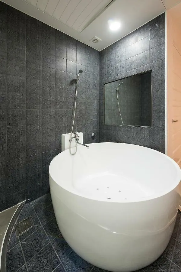 No. 25 Hotel Yongho Busan 2*,  South Korea